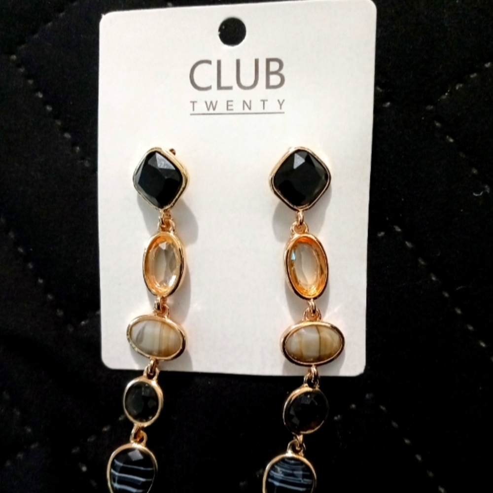 Earrings - Picture 2 of 3